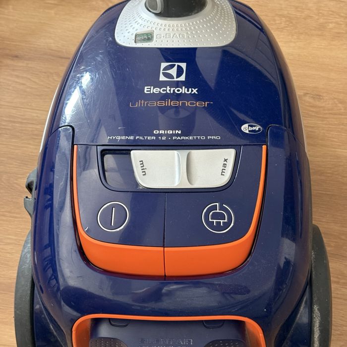 Aspirador Eletrolux Ultrasilencer Azul