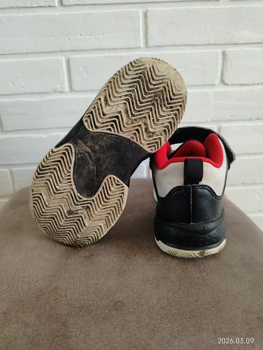 Кросівки Jordan 26,5 (16,5по устілці)