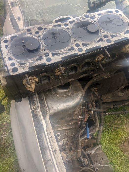 Продам голову з двигунз гольфа 4  диз 19 розібраний