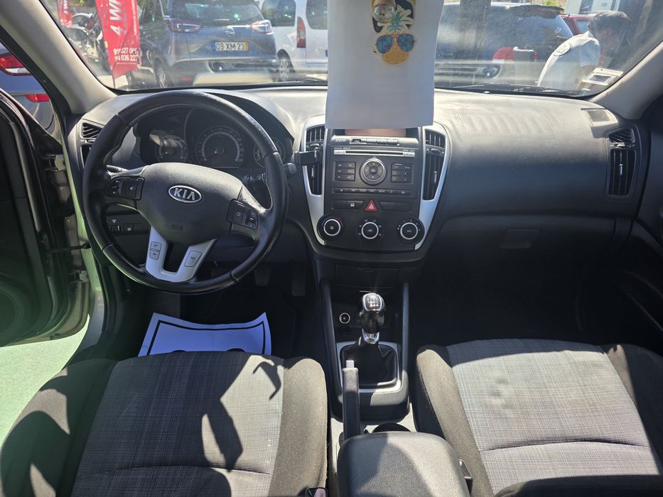 Kia ceed (muito estimáda)