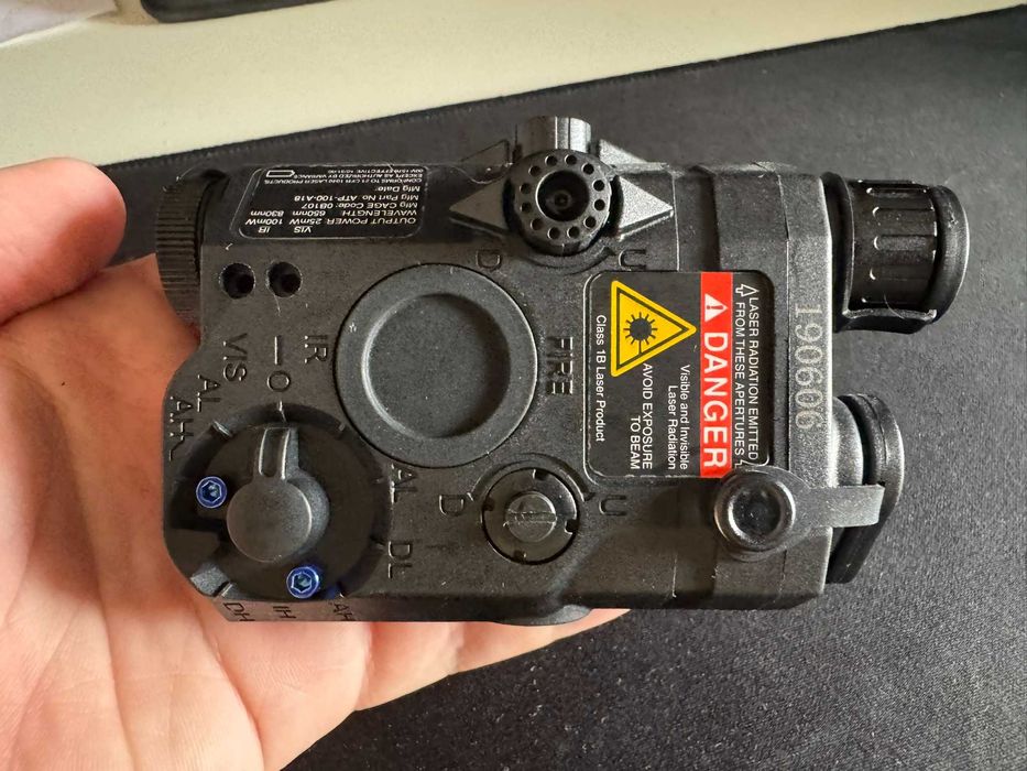 An/Peq-15 Element Illuminator Laser Module