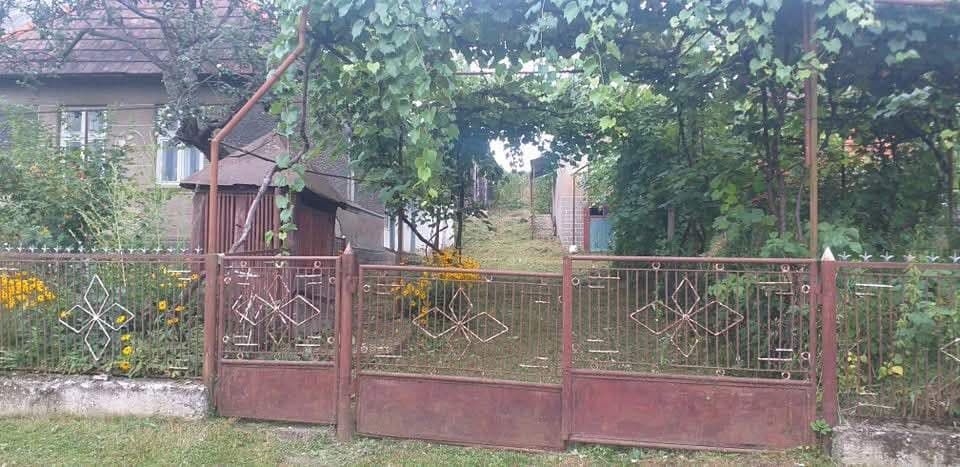 Продається будинок із земельною ділянкою в с. Циганівці