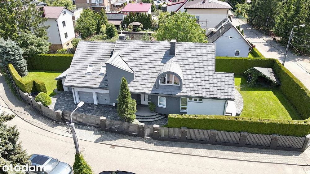 Wolnostojący dom, 800m2 działka, 3 garaże