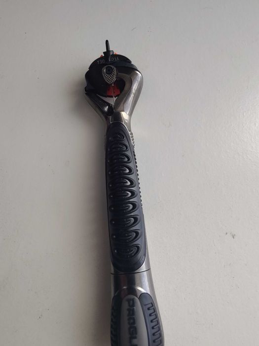gillete com vibração metalica