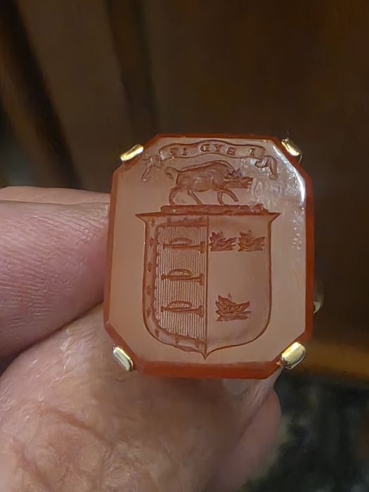 Anel Sinete ,1840, Ouro 18k,