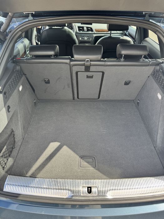 Audi q3  S  line