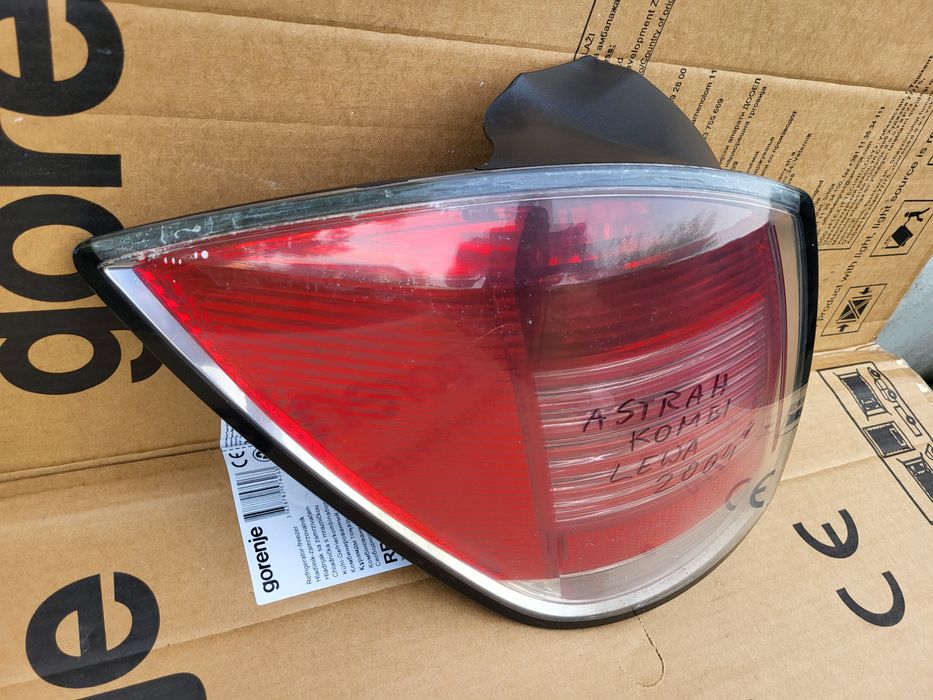 Lampa Lewa Tylna Lewy Tył Opel Astra H Kombi 2004 1.9 CDTi
