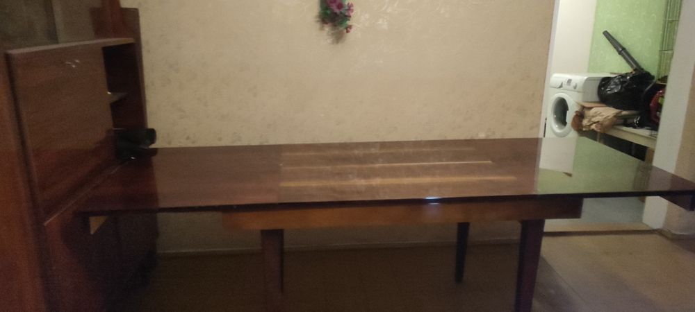Stół rozkładany. Dostępne 2 stoły