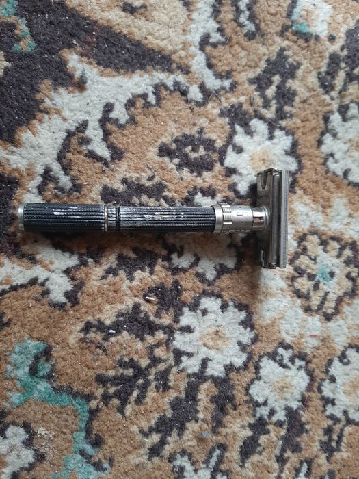 Бритва фирменная Gillette