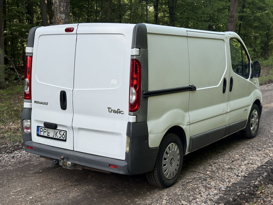 Renault Trafic II 2007r. 2.0 dci 115km