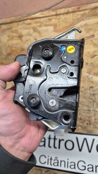 Fechadura Porta Traseira Esquerda Audi A4 B6 B7 A3 8P A6 C6 R8 Seat Exeo 8E0837015AA