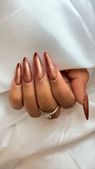 Serviço de unhas de gel e gelinho