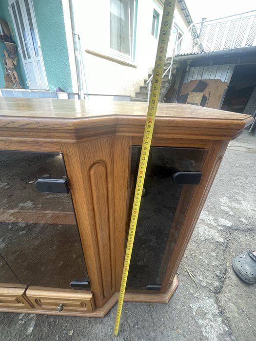 Тумба під телевізор,в хорошому стані.