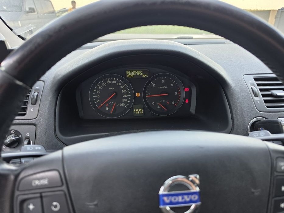 Volvo v50 2012 продам