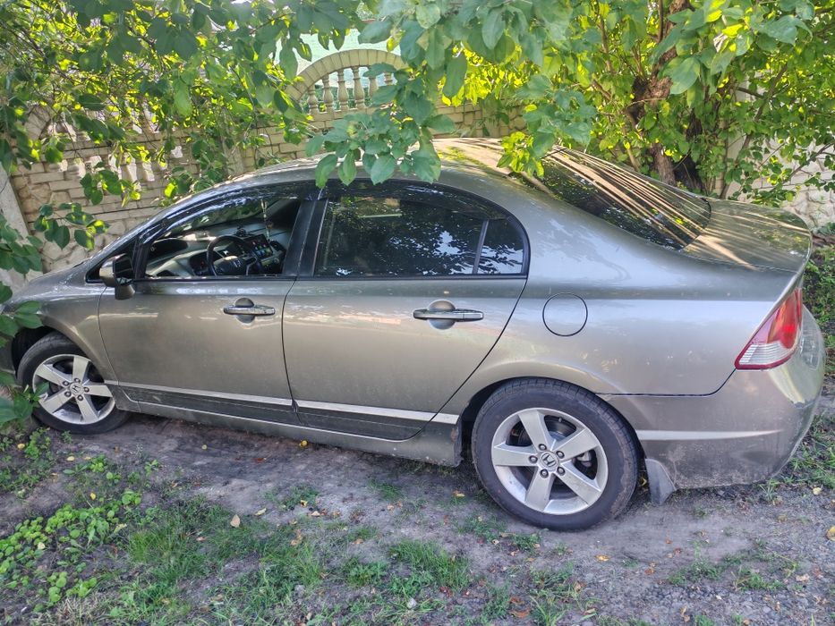 Продам Хонду сивик 2007 года