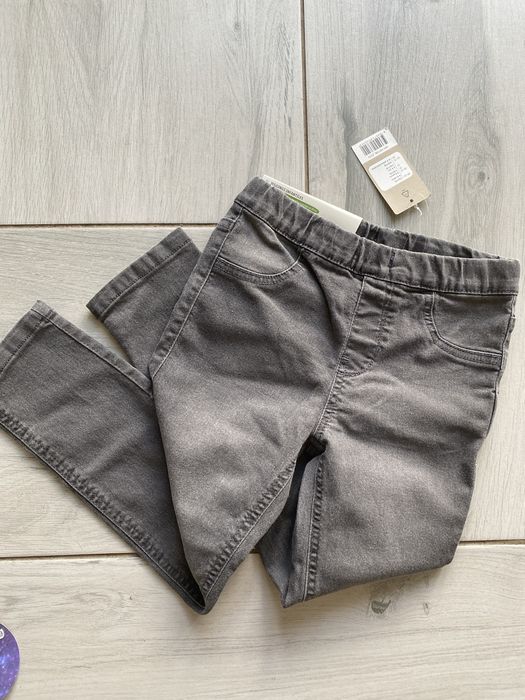 Джинси тягнуться 110/116 р.