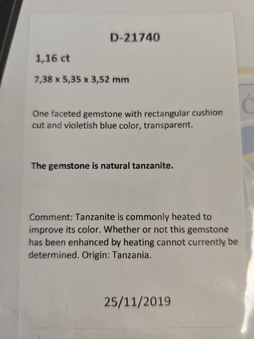 Tanzanite natural