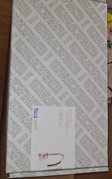 Roca Kitchen Faucet with Showerhead64551679989250127