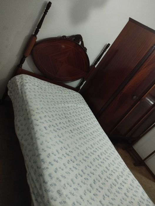 Cama de solteiro com colchão