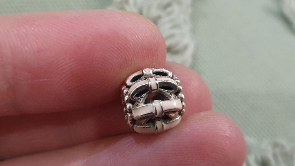 Charms Pandora kokarda
