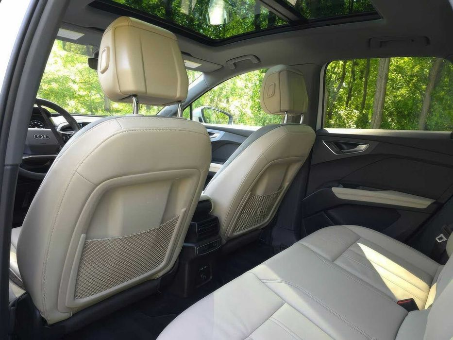 Audi Q4 e-tron quattro Premium 55      2024