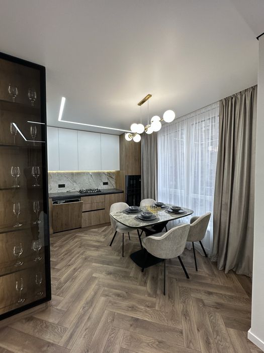 Продається дизайнерська 3 км квартира площа 90м2