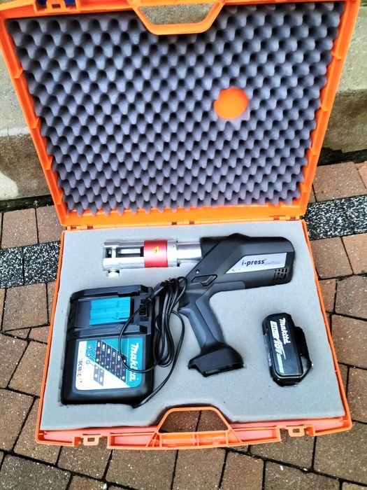 Zaciskarka do rur klauke