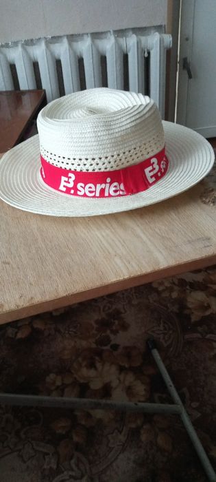 Красиві якісні для жінок.шарф шляпи.