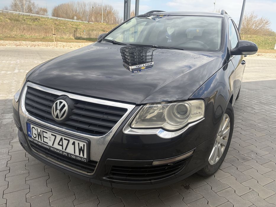 Volkswagen Passat B6  1.9TDI 105KM Monitory w Zaglowkach Czarny