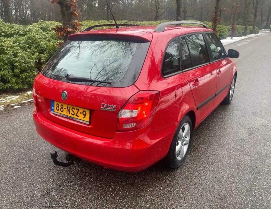 Skoda Fabia 1.2 diesel vermelha - estado perfeito
