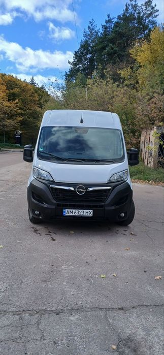 Автомобиль Opel Movano