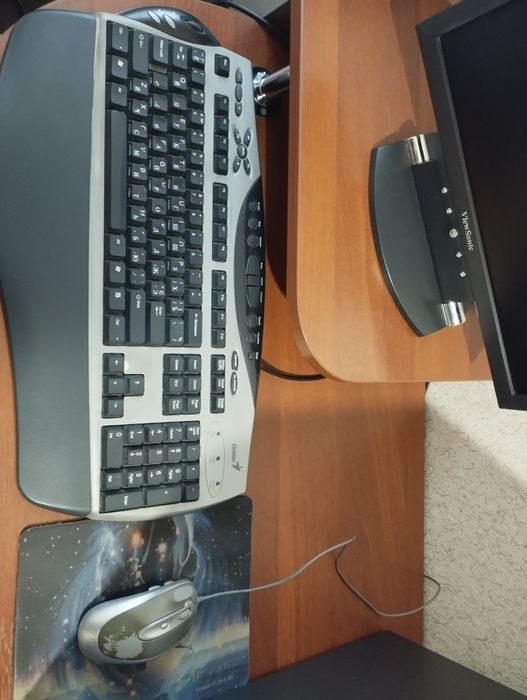 Монитор до компьютера 400грн идеальное состояние