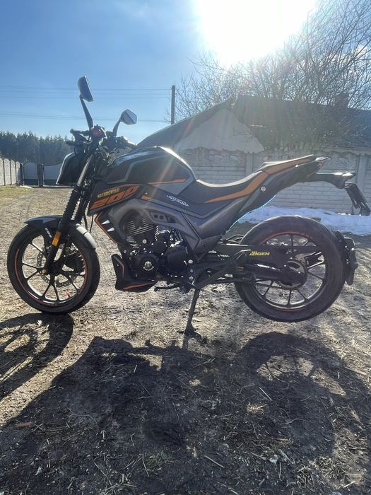Продається Musstang st200