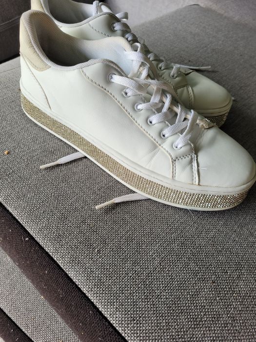 Piękne  białe buty damskie rozmiar 38