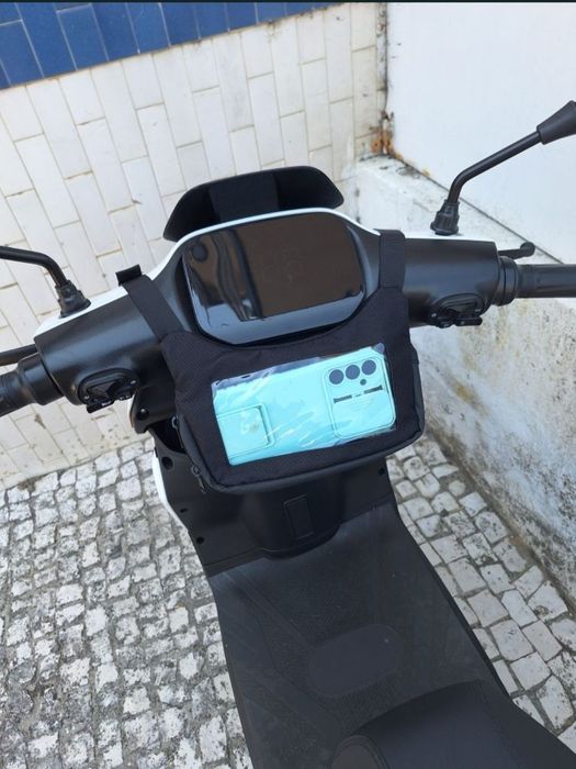 Capa Impermeável, de Banco e bolsa telemovel