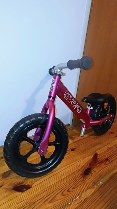 Najlżejszy rowerek biegowy Cruzee – Ultra lekki (1,9 kg) – różowy
