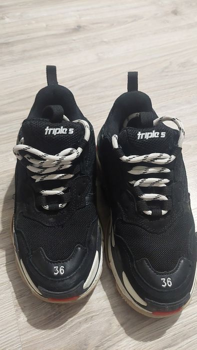 Buty sportowe damskie