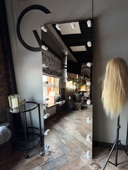 Дзеркало з лампочками безрамне