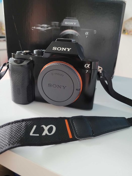 Aparat fotograficzny Sony Alpha 7 ilce. Bezluterkowiec