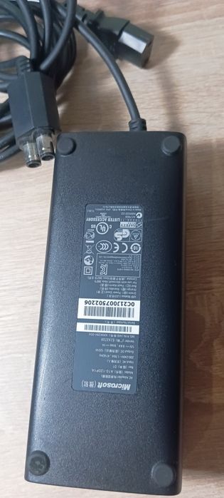 Продаю Xbox 360 Slim с установленным Freeboot