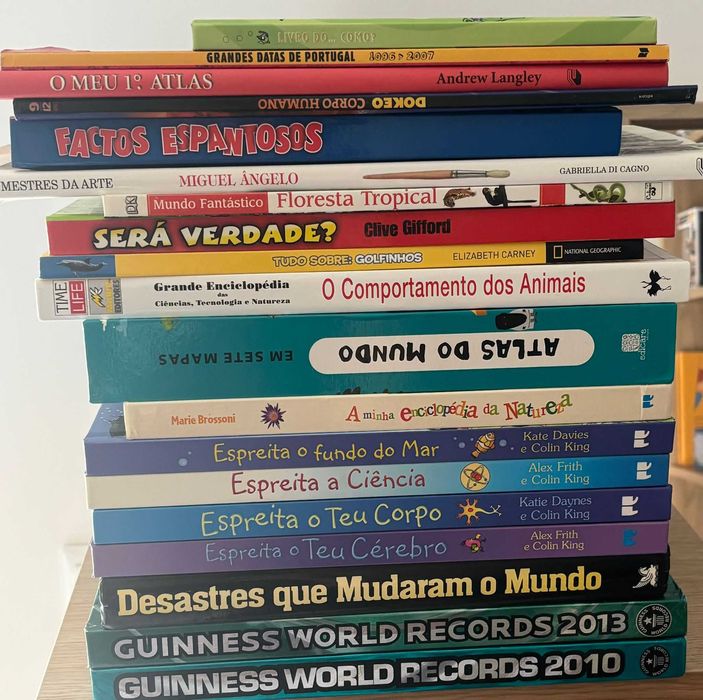 Livros de curiosidades e factos (ler descrição)