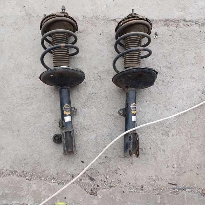 Стойки в заборе Rav 4,||поколение