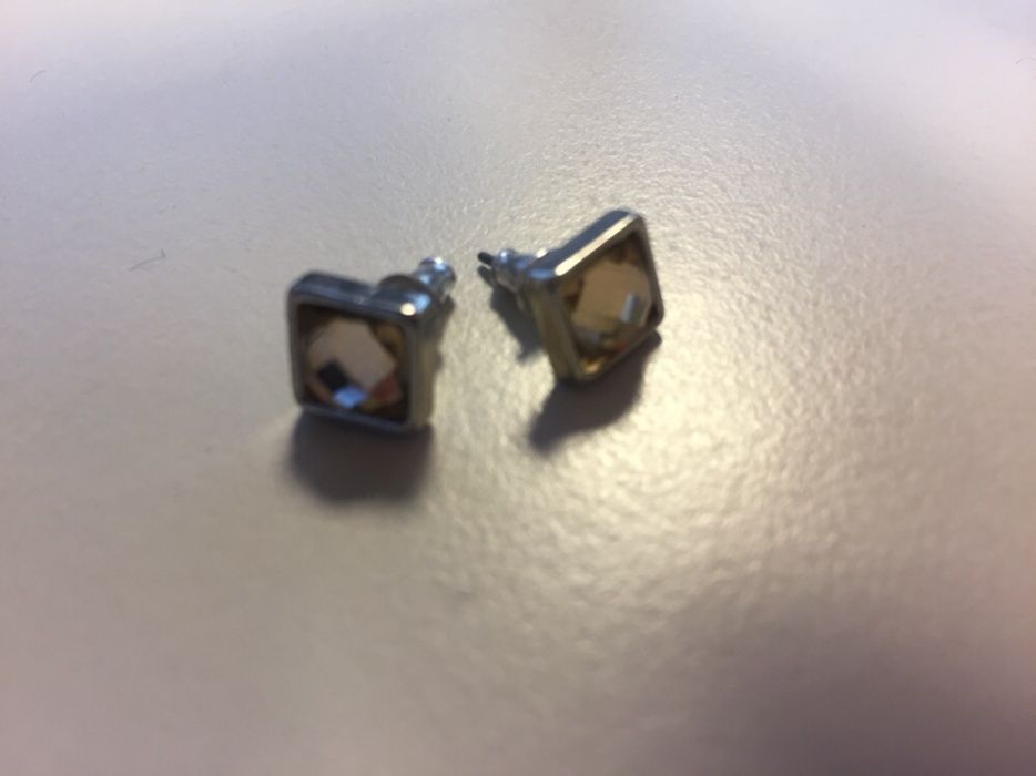 Kolczyki wkrętki kryształki beż