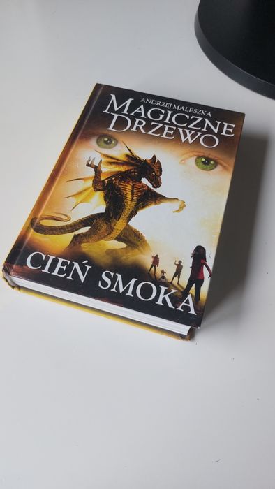 "Magiczne Drzewo - Cień Smoka"