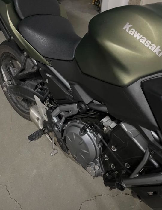 Kawasaki Z650 – 2018 – Apenas 3.000 km – Estado Impecável