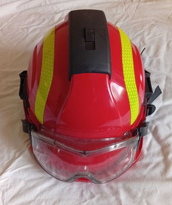 Capacete de segurança vermelho para bombeiro, escalagem