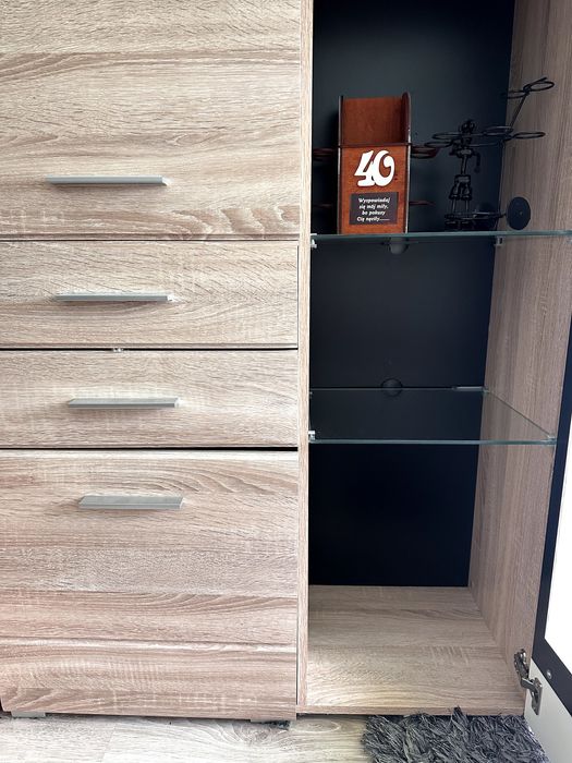 Komoda z oświetleniem