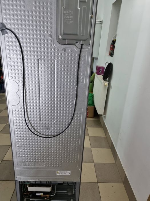 Lodówka Samsung RB37J5000SA