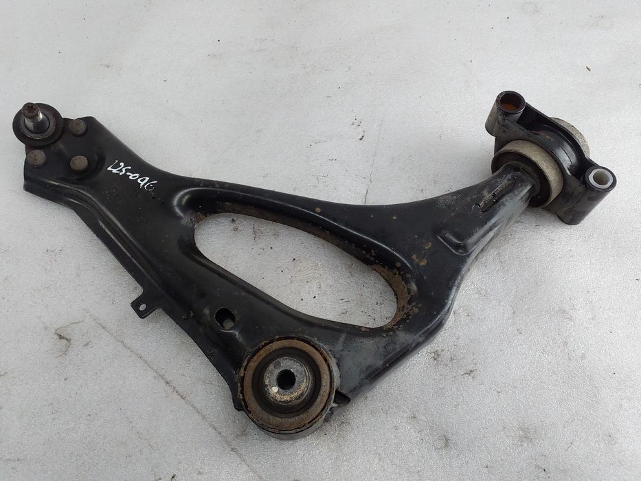Braço de suspensão frente direito MERCEDES-BENZ Vito (W447)