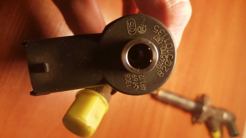 форсунки 2.5 dCi renault trafic 8200101135/0445110